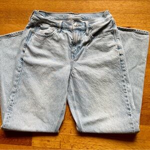 Women’s AE 90s Straight Jeans Size 4 Short High Rise Light Wash Vintage Fit